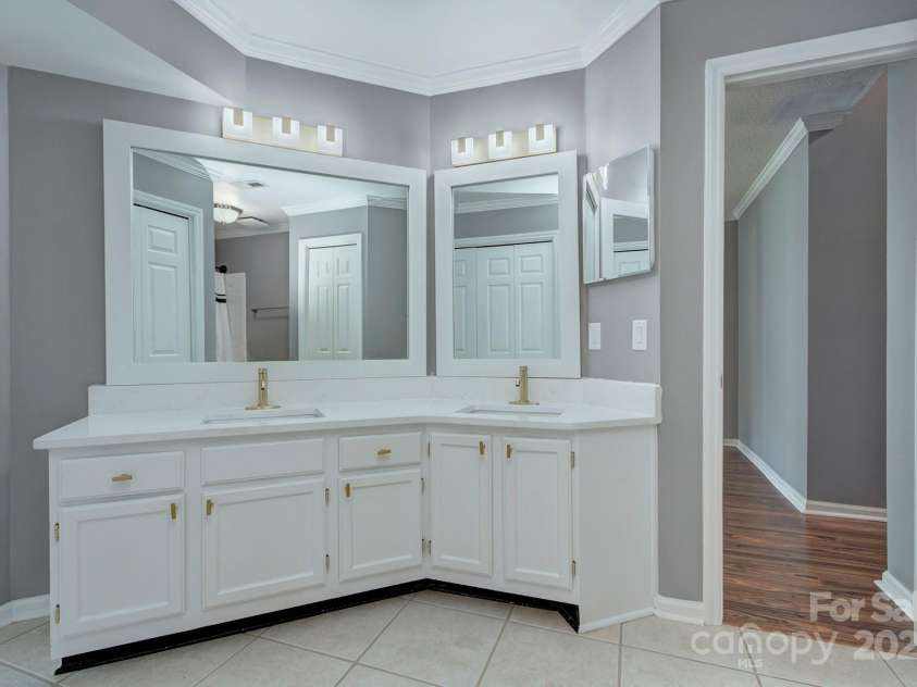6510 Clavell Lane, Charlotte, NC 28210.  MLS# CAR4251046, YatesRealty ID 8019. 