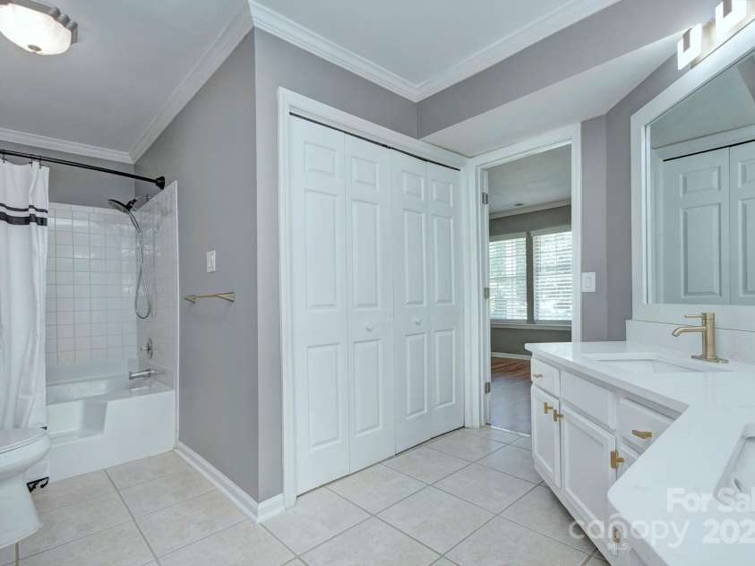 6510 Clavell Lane, Charlotte, NC 28210.  MLS# CAR4251046, YatesRealty ID 8019. 