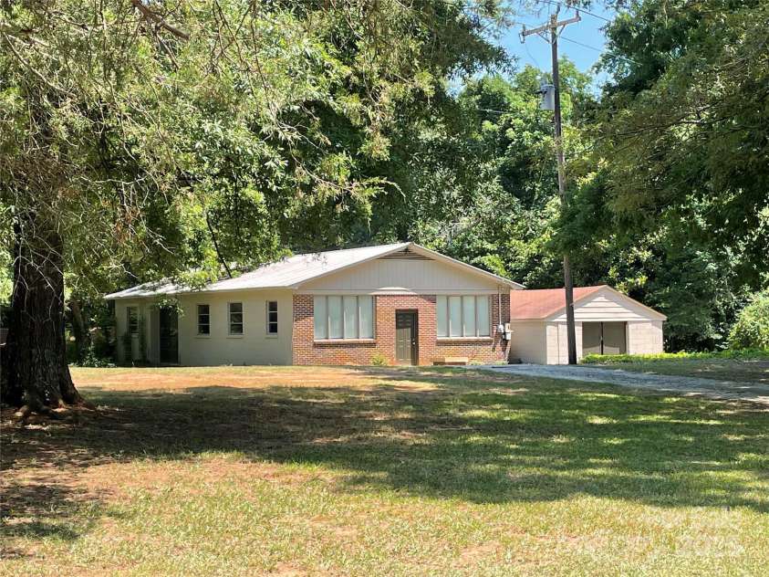 2988 Great Falls Highway, Lancaster, SC 29720.  MLS# CAR4220251, YatesRealty ID 802. 