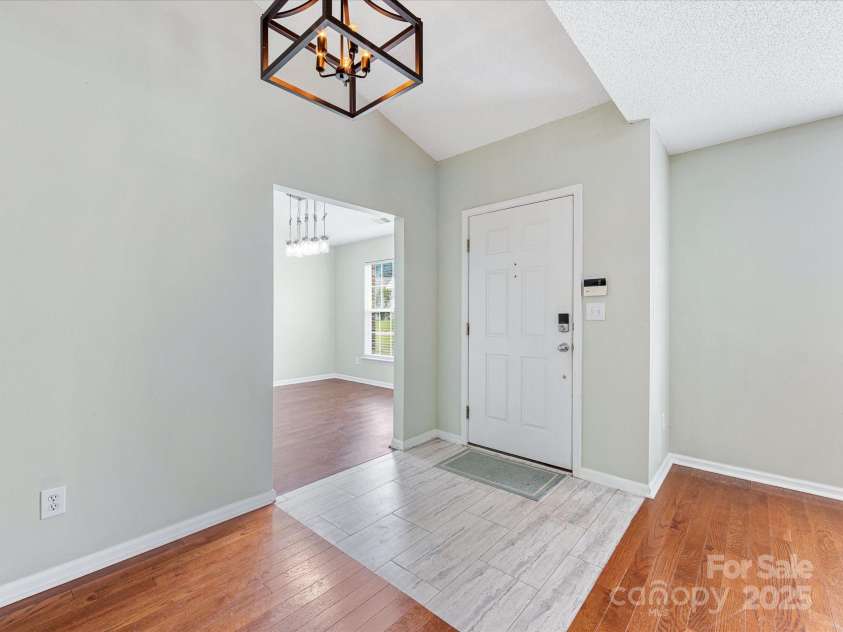 3022 Willamette Valley Drive, Charlotte, NC 28215.  MLS# CAR4248066, YatesRealty ID 8020. 