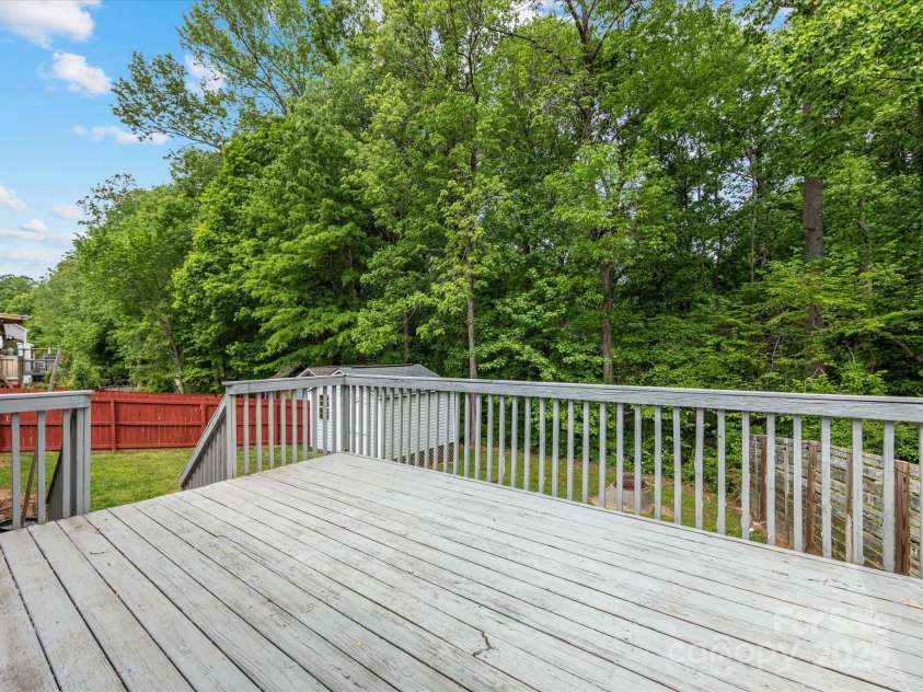 3022 Willamette Valley Drive, Charlotte, NC 28215.  MLS# CAR4248066, YatesRealty ID 8020. 