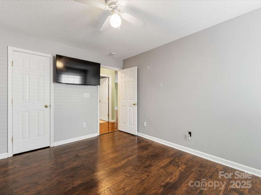 3022 Willamette Valley Drive, Charlotte, NC 28215.  MLS# CAR4248066, YatesRealty ID 8020. Back bedroom