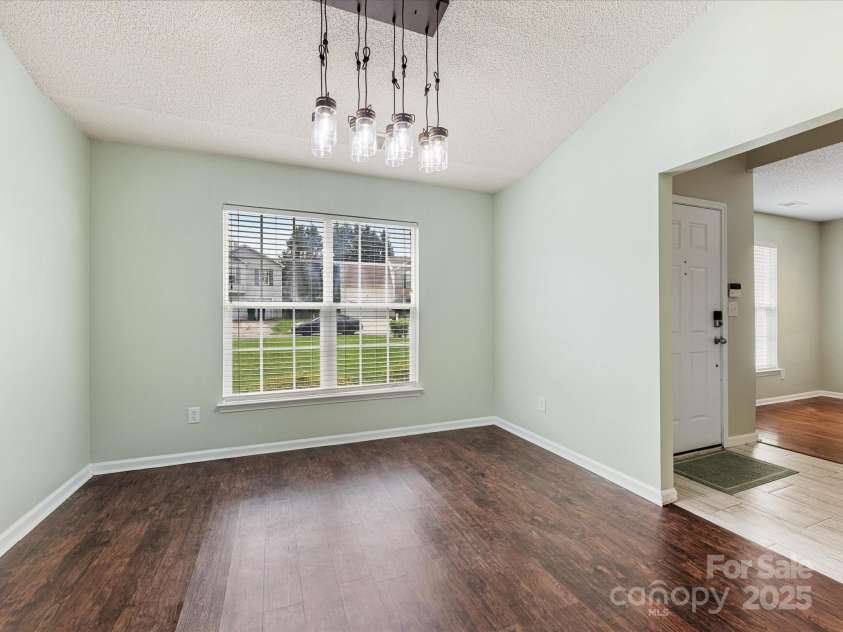 3022 Willamette Valley Drive, Charlotte, NC 28215.  MLS# CAR4248066, YatesRealty ID 8020. Breakfast