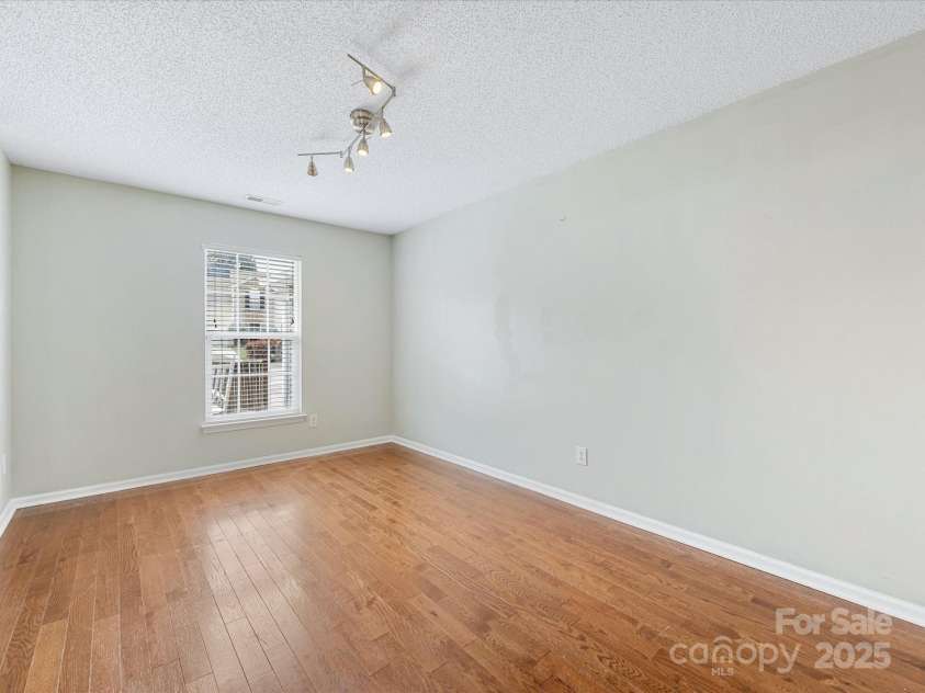 3022 Willamette Valley Drive, Charlotte, NC 28215.  MLS# CAR4248066, YatesRealty ID 8020. Dining room