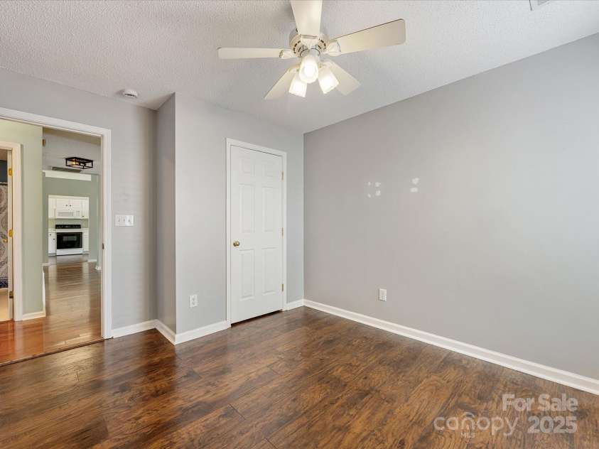 3022 Willamette Valley Drive, Charlotte, NC 28215.  MLS# CAR4248066, YatesRealty ID 8020. Front bedroom