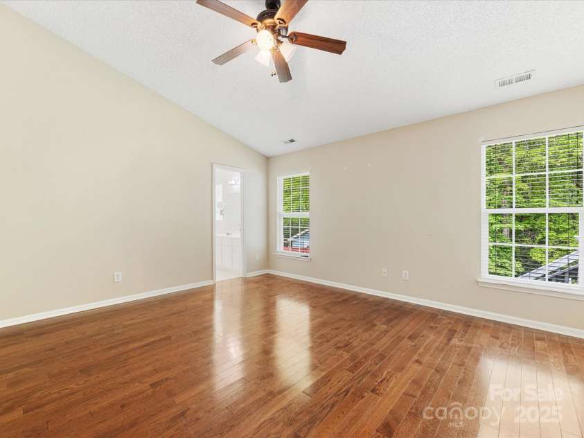 3022 Willamette Valley Drive, Charlotte, NC 28215.  MLS# CAR4248066, YatesRealty ID 8020. Primary bedroom