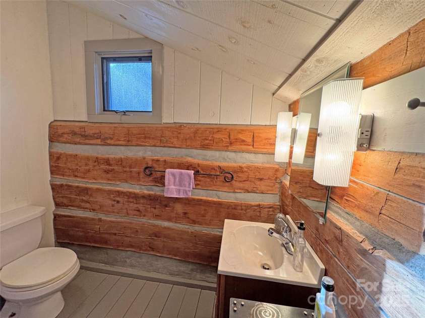 3076 Anderson Cove Road, Marshall, NC 28753.  MLS# CAR4212161, YatesRealty ID 8020. 