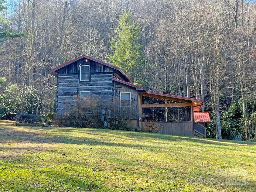 3076 Anderson Cove Road, Marshall, NC 28753.  MLS# CAR4212161, YatesRealty ID 8020. 