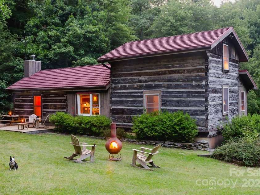 3076 Anderson Cove Road, Marshall, NC 28753.  MLS# CAR4212161, YatesRealty ID 8020. 