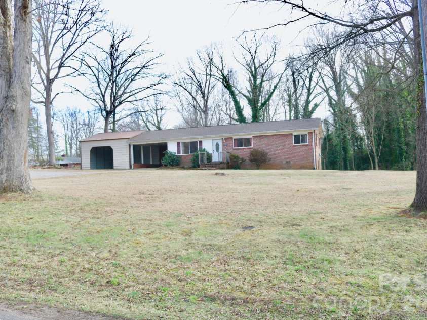 2280 19th Avenue, Hickory, NC 28601.  MLS# CAR4354216, YatesRealty ID 8021. 