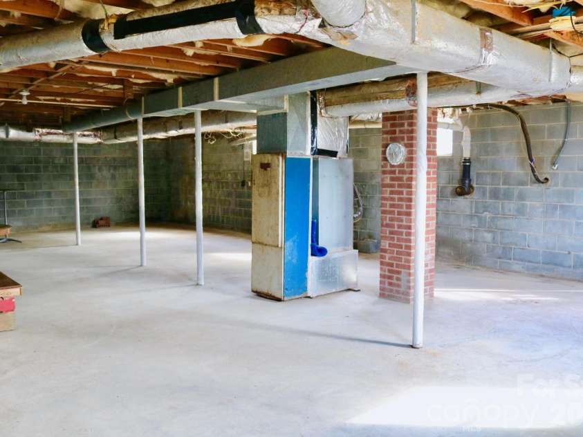2280 19th Avenue, Hickory, NC 28601.  MLS# CAR4354216, YatesRealty ID 8021. Basement