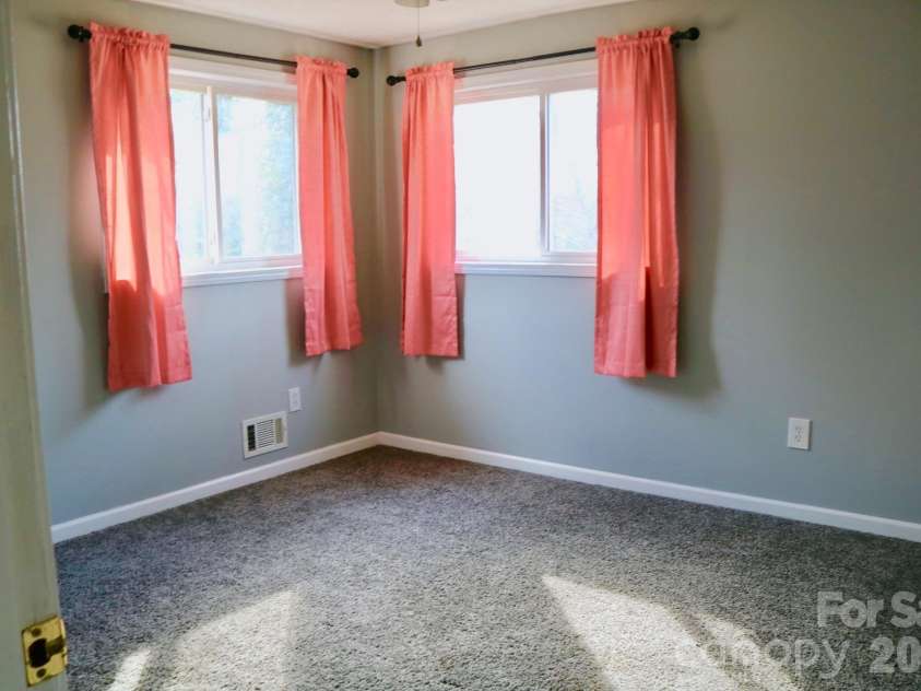 2280 19th Avenue, Hickory, NC 28601.  MLS# CAR4354216, YatesRealty ID 8021. Bedroom3