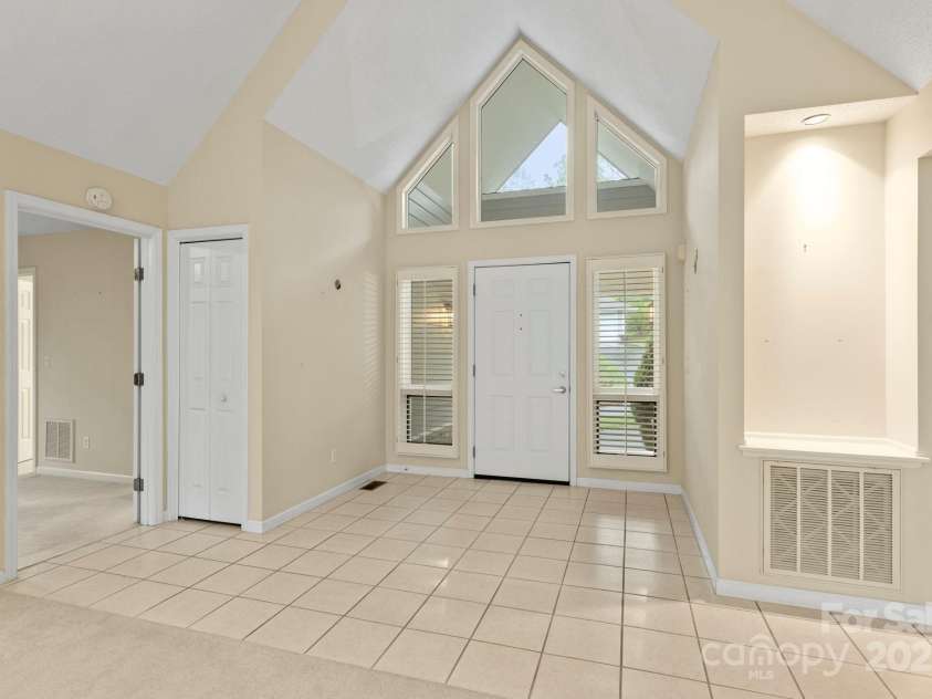 111 Broadmoor Drive, Flat Rock, NC 28731.  MLS# CAR4249667, YatesRealty ID 8022. 