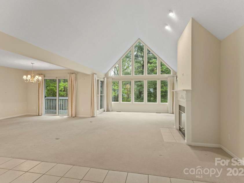 111 Broadmoor Drive, Flat Rock, NC 28731.  MLS# CAR4249667, YatesRealty ID 8022. 