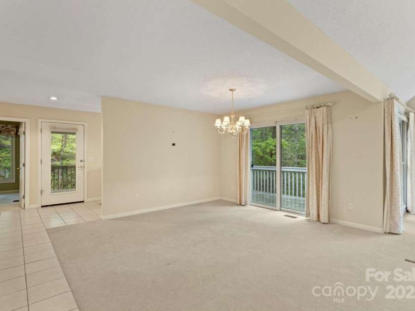 111 Broadmoor Drive, Flat Rock, NC 28731.  MLS# CAR4249667, YatesRealty ID 8022. 