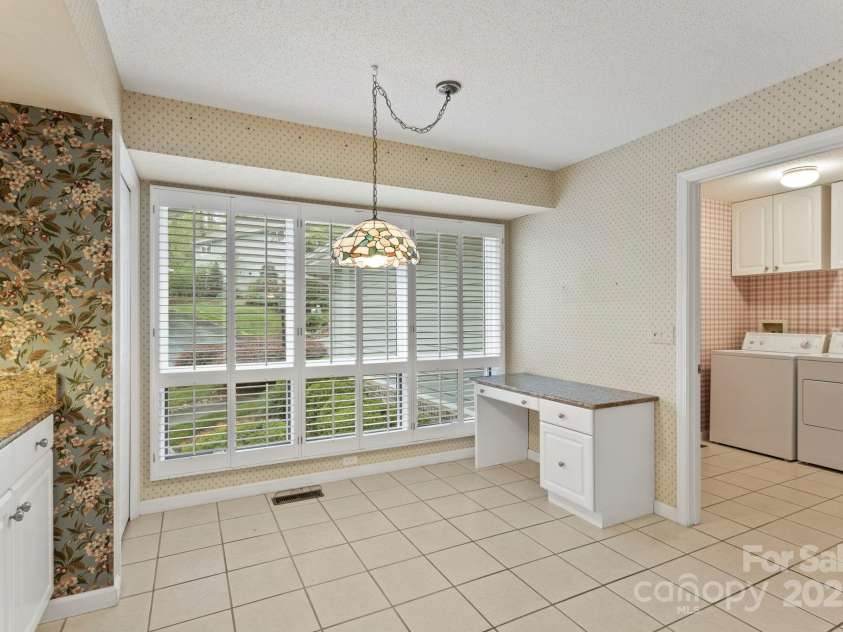 111 Broadmoor Drive, Flat Rock, NC 28731.  MLS# CAR4249667, YatesRealty ID 8022. 