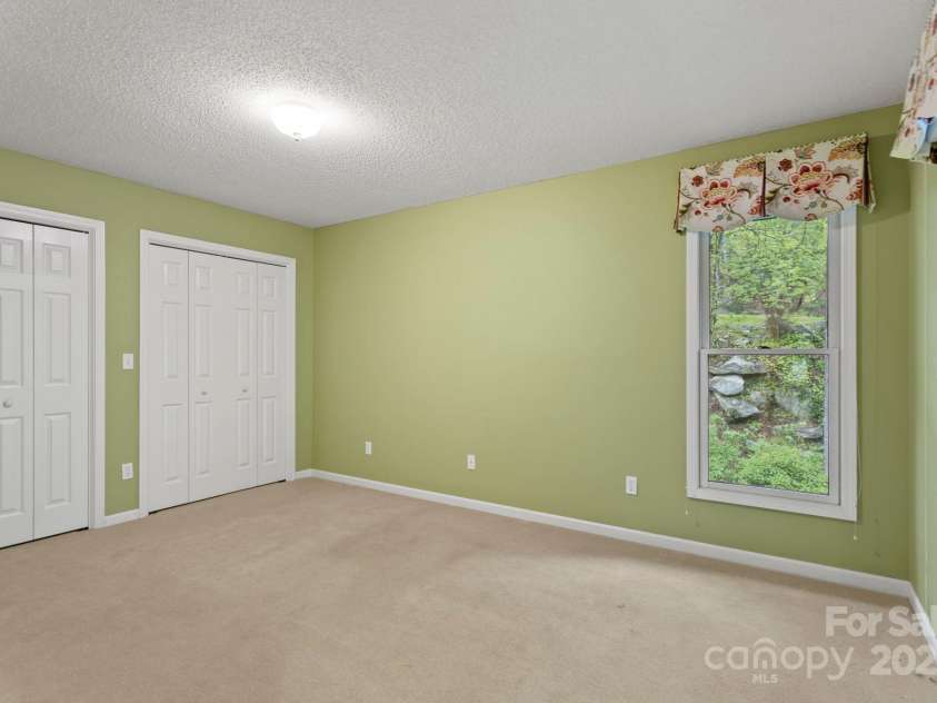 111 Broadmoor Drive, Flat Rock, NC 28731.  MLS# CAR4249667, YatesRealty ID 8022. 