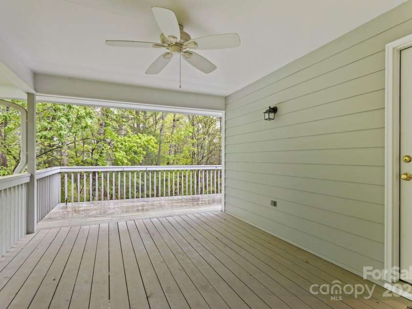 111 Broadmoor Drive, Flat Rock, NC 28731.  MLS# CAR4249667, YatesRealty ID 8022. 