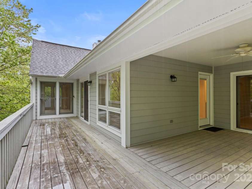 111 Broadmoor Drive, Flat Rock, NC 28731.  MLS# CAR4249667, YatesRealty ID 8022. 