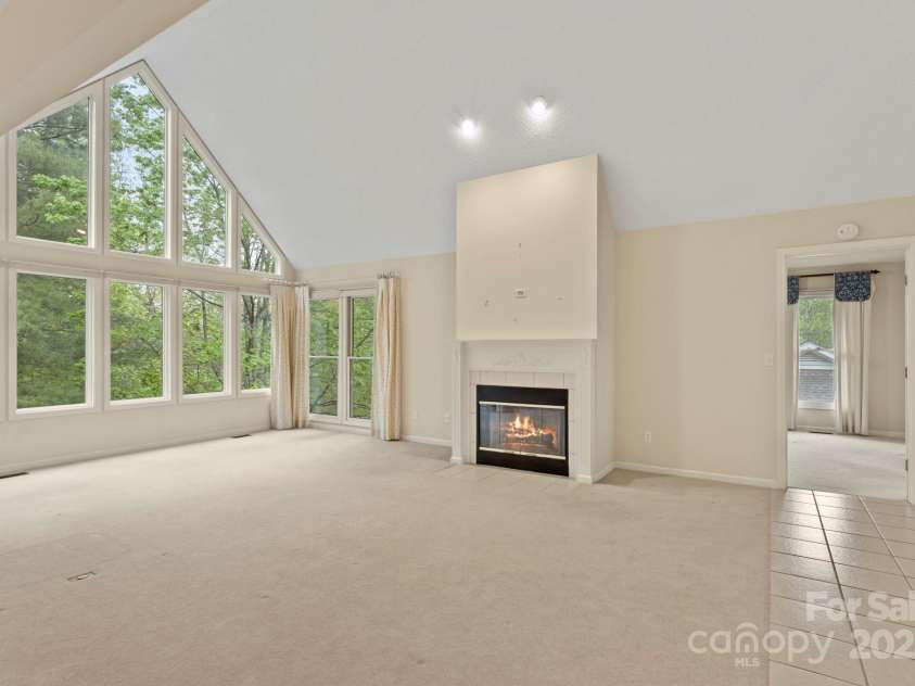 111 Broadmoor Drive, Flat Rock, NC 28731.  MLS# CAR4318278, YatesRealty ID 8022. 