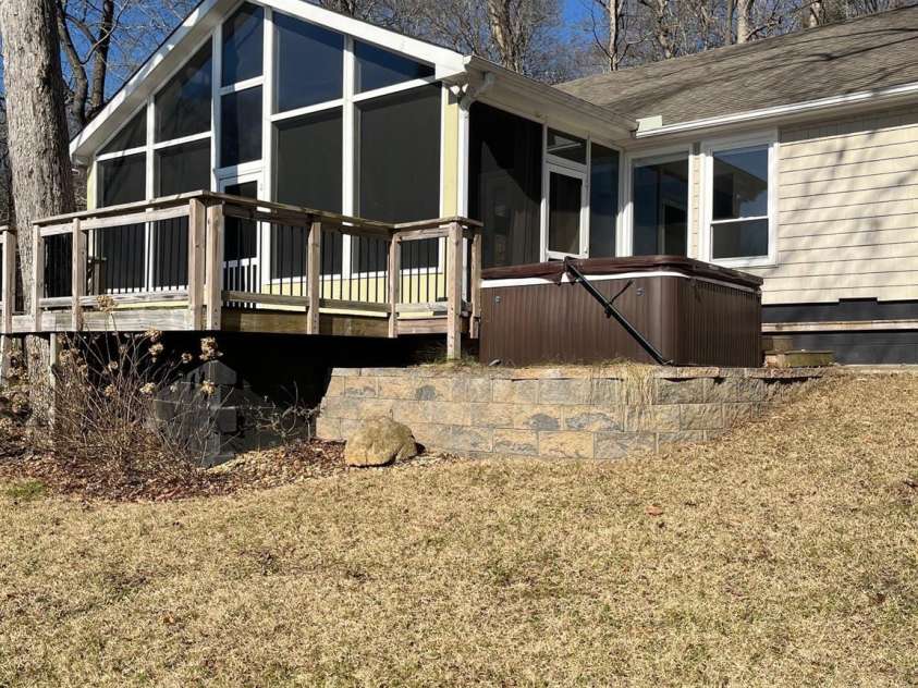 208 Island View Road, Mount Holly, NC 28120.  MLS# CAR4346292, YatesRealty ID 8022. 