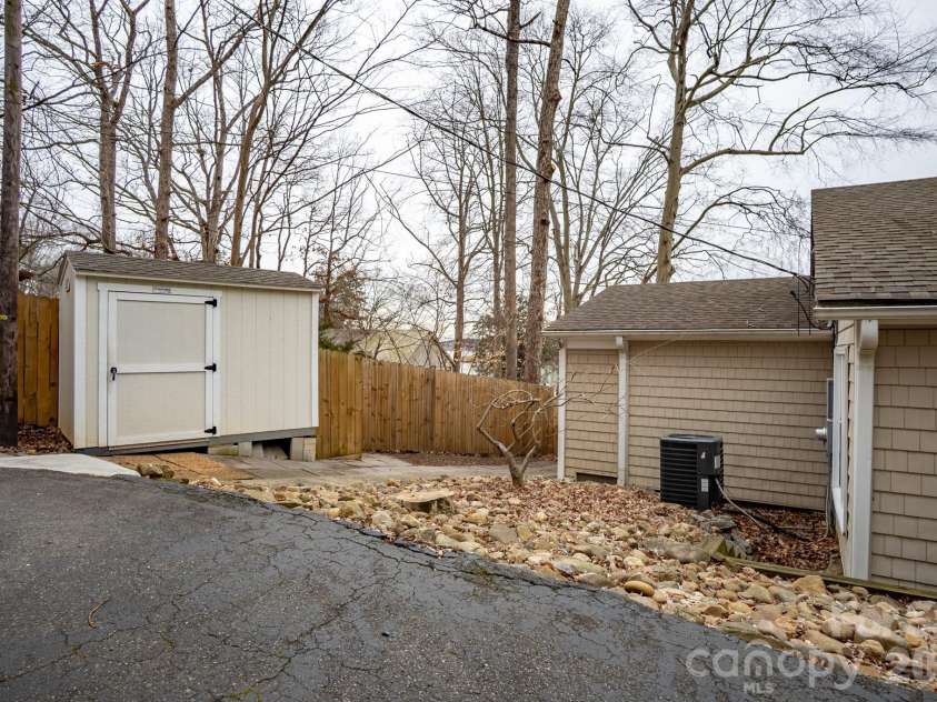 208 Island View Road, Mount Holly, NC 28120.  MLS# CAR4346292, YatesRealty ID 8022. 