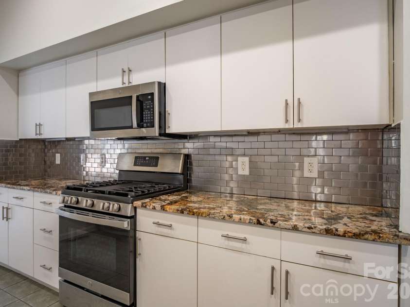 208 Island View Road, Mount Holly, NC 28120.  MLS# CAR4346292, YatesRealty ID 8022. 