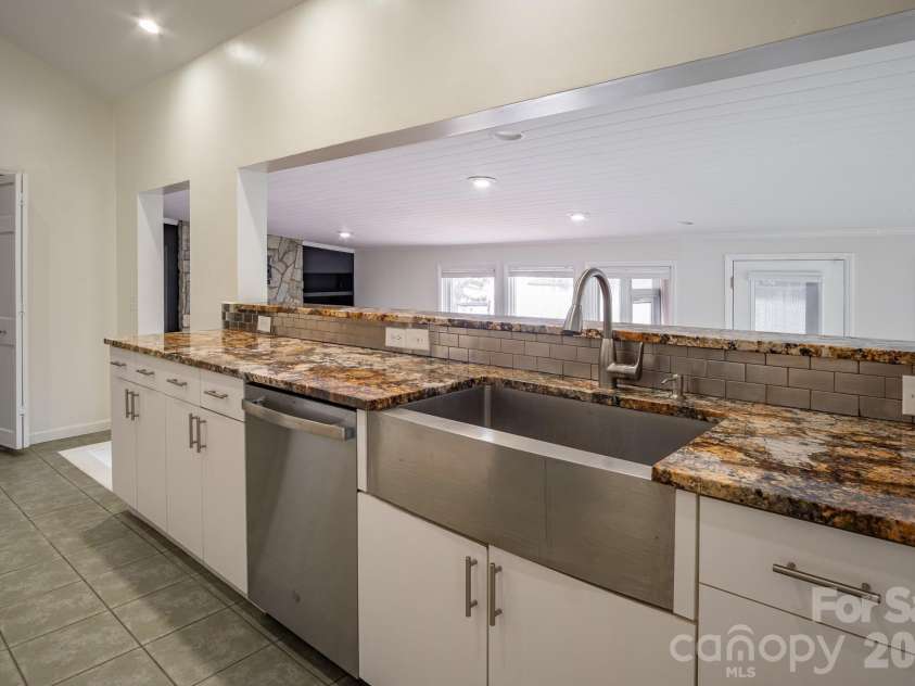 208 Island View Road, Mount Holly, NC 28120.  MLS# CAR4346292, YatesRealty ID 8022. 