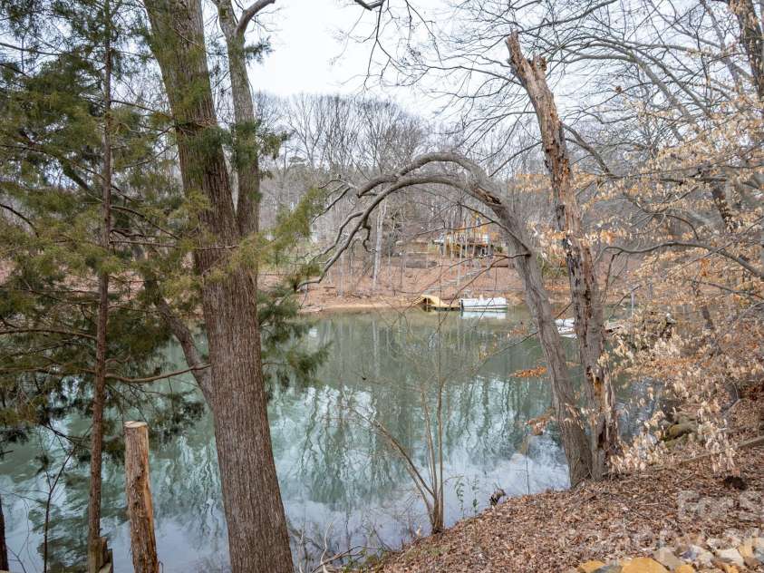 208 Island View Road, Mount Holly, NC 28120.  MLS# CAR4346292, YatesRealty ID 8022. 