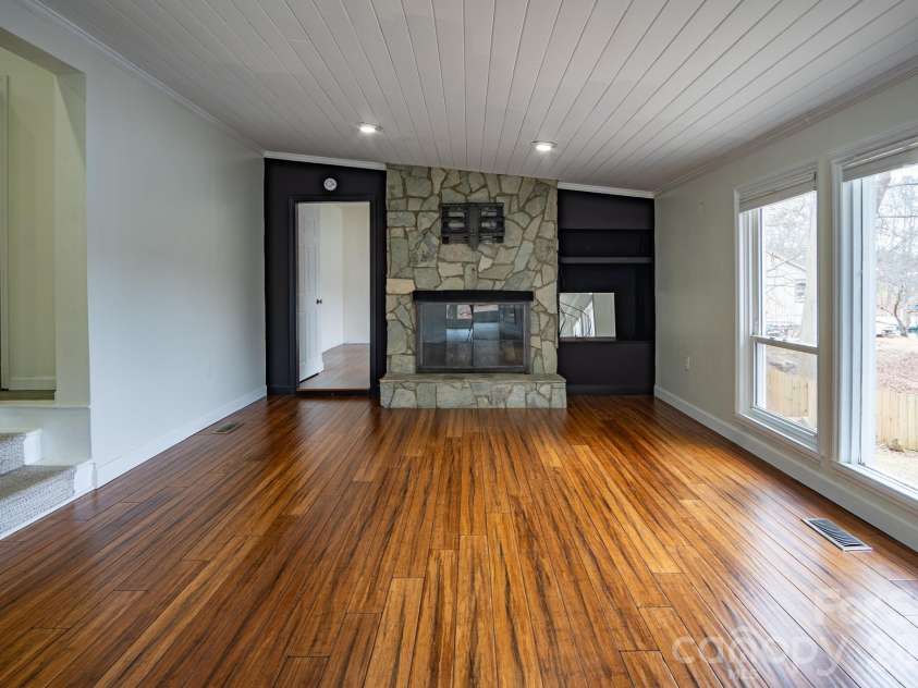 208 Island View Road, Mount Holly, NC 28120.  MLS# CAR4346292, YatesRealty ID 8022. 