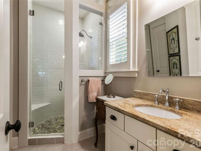 1415 Rosehill Drive, Waxhaw, NC 28173.  MLS# CAR4358862, YatesRealty ID 8023. Main floor guest bath