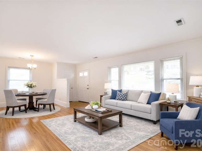3012 Hanson Drive, Charlotte, NC 28207.  MLS# CAR4345681, YatesRealty ID 8024. *Room Virtually Staged