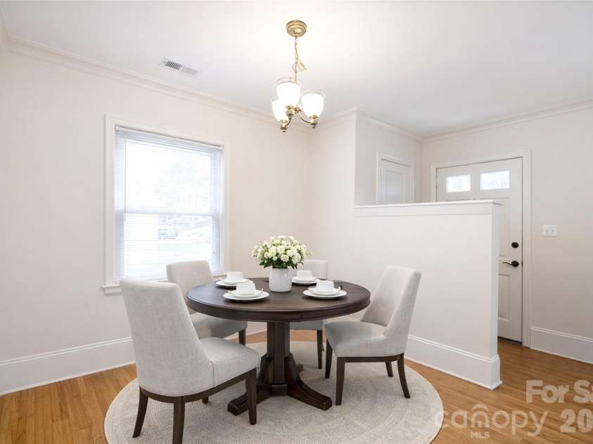 3012 Hanson Drive, Charlotte, NC 28207.  MLS# CAR4345681, YatesRealty ID 8024. *Room Virtually Staged