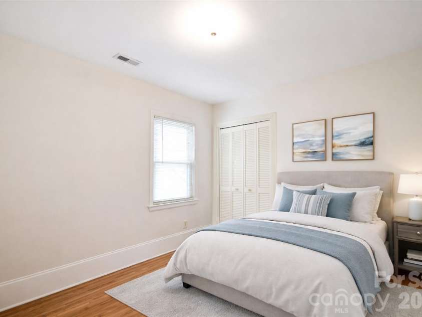 3012 Hanson Drive, Charlotte, NC 28207.  MLS# CAR4345681, YatesRealty ID 8024. *Room Virtually Staged