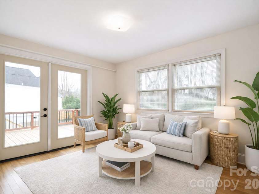 3012 Hanson Drive, Charlotte, NC 28207.  MLS# CAR4345681, YatesRealty ID 8024. *Room Virtually Staged