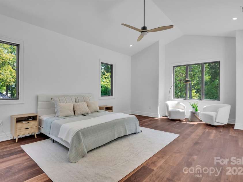 111 Wrenwood Lane, Charlotte, NC 28211.  MLS# CAR4251305, YatesRealty ID 8025. 