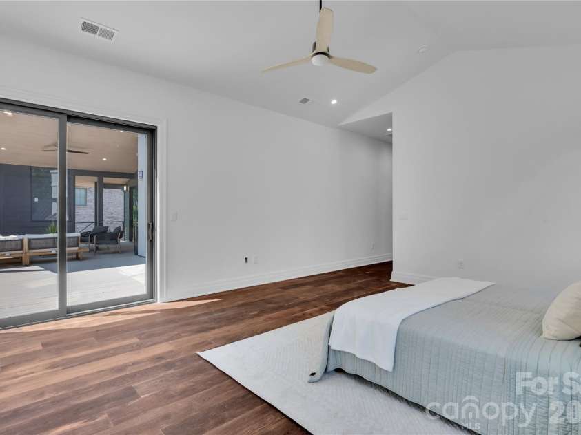 1423 Wendover Road, Charlotte, NC 28211.  MLS# CAR4251305, YatesRealty ID 8025. 