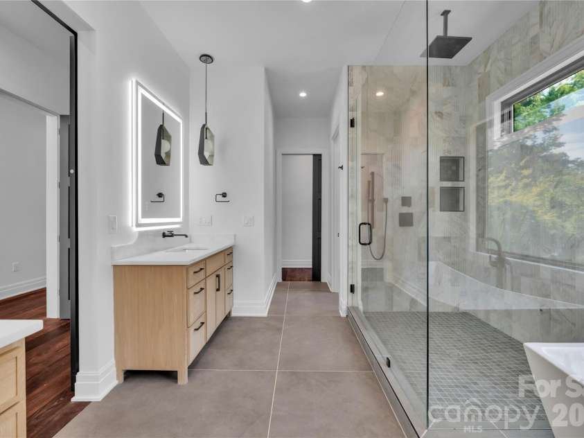 1423 Wendover Road, Charlotte, NC 28211.  MLS# CAR4251305, YatesRealty ID 8025. 