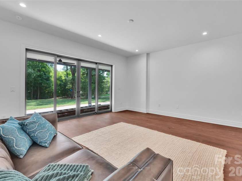 1423 Wendover Road, Charlotte, NC 28211.  MLS# CAR4251305, YatesRealty ID 8025. 