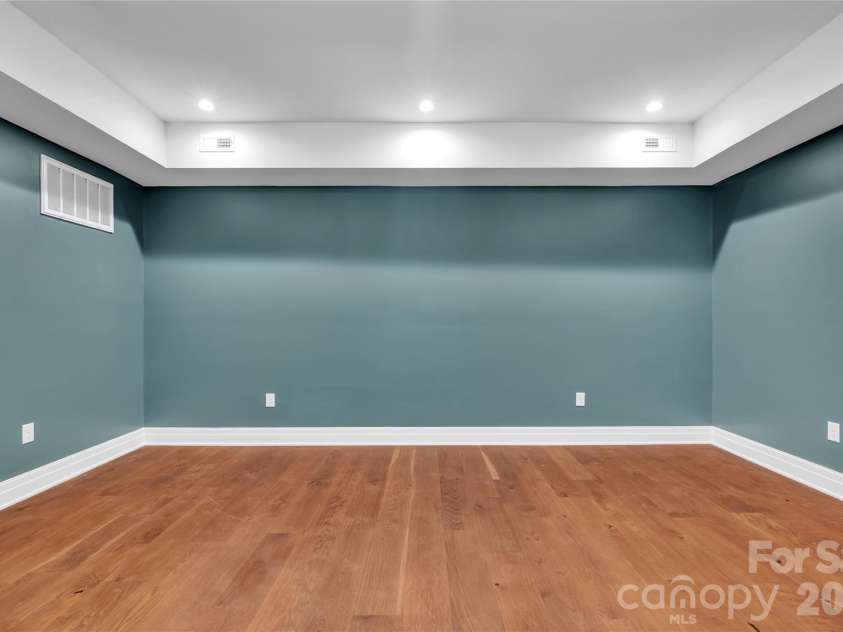 1423 Wendover Road, Charlotte, NC 28211.  MLS# CAR4251305, YatesRealty ID 8025. 