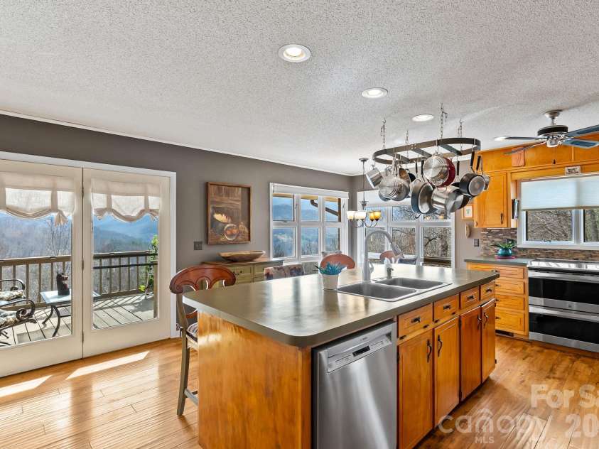60 Little Creek Drive, Canton, NC 28716.  MLS# CAR4354255, YatesRealty ID 8025. 