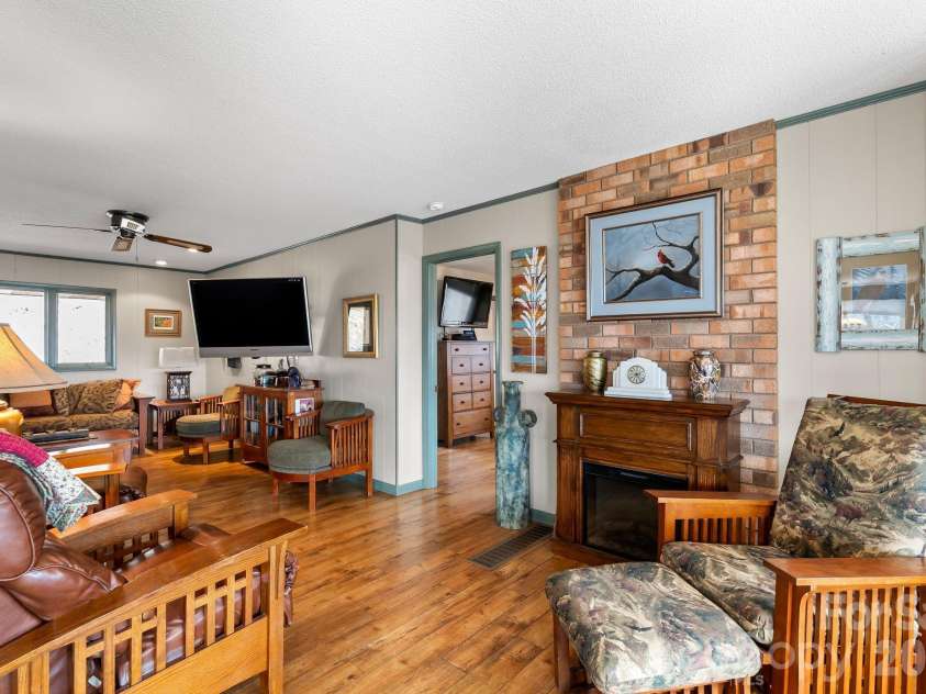 60 Little Creek Drive, Canton, NC 28716.  MLS# CAR4354255, YatesRealty ID 8025. 