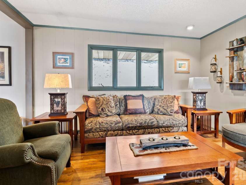 60 Little Creek Drive, Canton, NC 28716.  MLS# CAR4354255, YatesRealty ID 8025. 