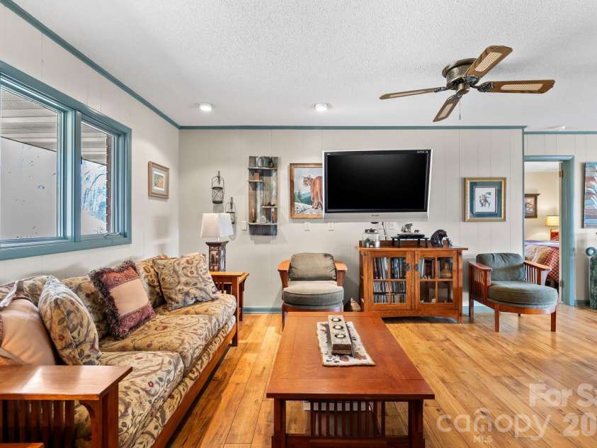 60 Little Creek Drive, Canton, NC 28716.  MLS# CAR4354255, YatesRealty ID 8025. 