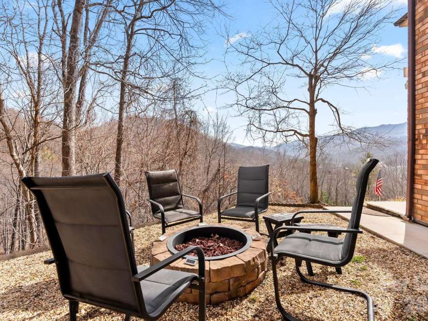 60 Little Creek Drive, Canton, NC 28716.  MLS# CAR4354255, YatesRealty ID 8025. 
