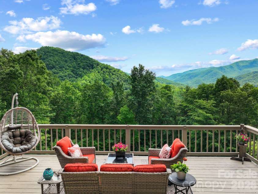 60 Little Creek Drive, Canton, NC 28716.  MLS# CAR4354255, YatesRealty ID 8025. 
