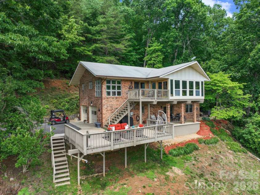 60 Little Creek Drive, Canton, NC 28716.  MLS# CAR4354255, YatesRealty ID 8025. 