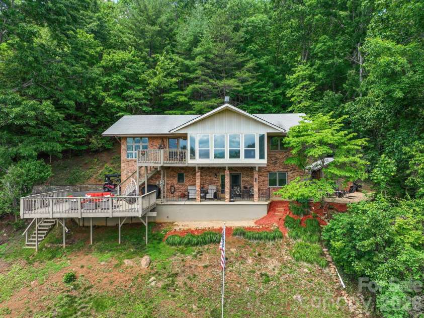 60 Little Creek Drive, Canton, NC 28716.  MLS# CAR4354255, YatesRealty ID 8025. 