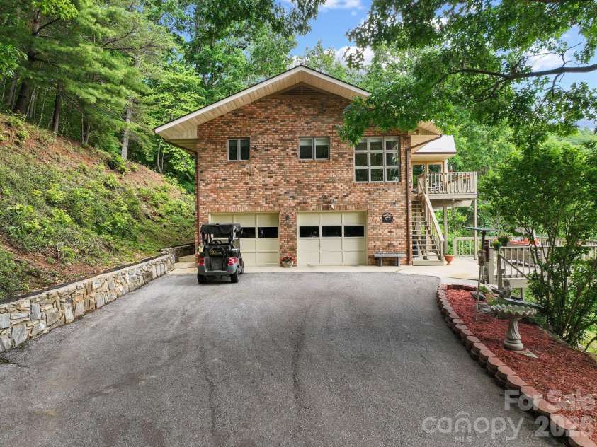 60 Little Creek Drive, Canton, NC 28716.  MLS# CAR4354255, YatesRealty ID 8025. 
