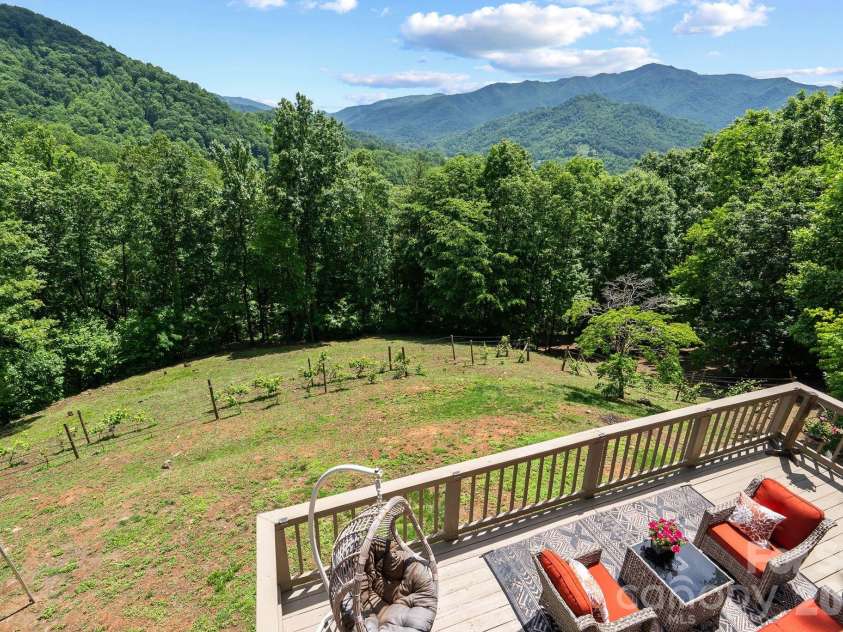 60 Little Creek Drive, Canton, NC 28716.  MLS# CAR4354255, YatesRealty ID 8025. 